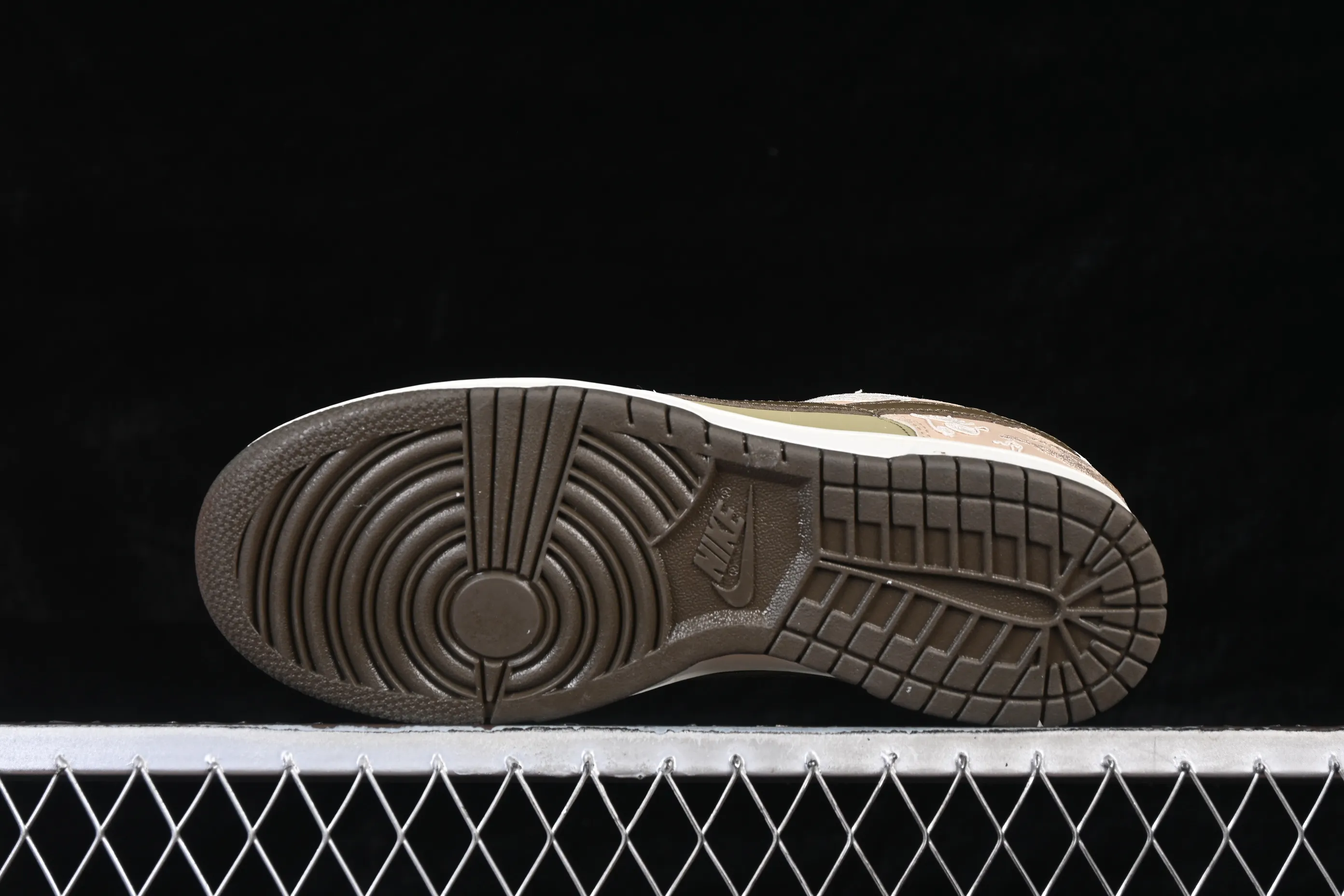 All categories Nk SB Dunk series Nk SB Dunk Low low-top sneakers Nike SB Dunk Low Year of the Horse limited low-top casual sneakers IQ1118-220